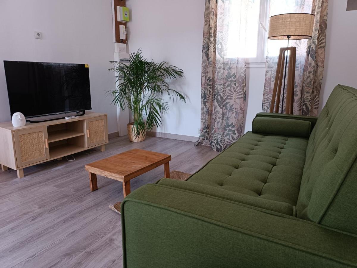 Cabanon Avec Dependance Holiday home Saint-Mitre-les-Remparts
